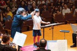 赤ちゃんOK!歌ってOK!踊ってOK!の「サラダ音楽祭」でコンサート・デビュー!