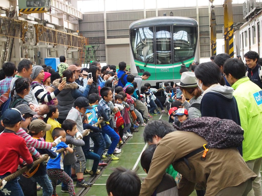 10月28日〆切!東京メトロの人気鉄道イベント!綾瀬車両基地公開で特別な体験
