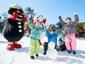 神戸・六甲山スノーパークは雪遊びが初めての子どもに人気!スキースクールは3歳~