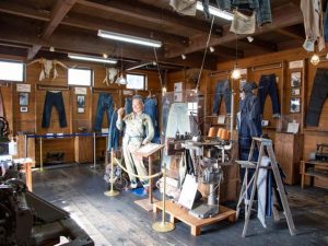 岡山県のおすすめ無料スポット4選!ジーンズの博物館やバラが見事な庭園など