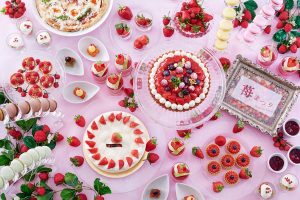 東京近郊のいちごビュッフェ8選(2020)とびきりかわいいスイーツが満載