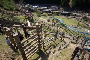 奈良県のアスレチック10選!空中コースからジップライン、公園の大型遊具まで