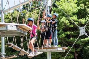兵庫県のアスレチック14選!空中コースからジップライン、公園の大型遊具まで