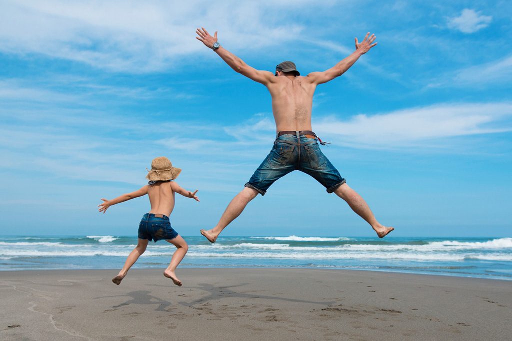 withコロナの夏休み、旅行や帰省は大丈夫?小児科パパ医師に聞くポイントと過ごし方