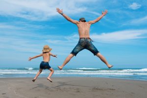 withコロナの夏休み、旅行や帰省は大丈夫？小児科パパ医師に聞くポイントと過ごし方