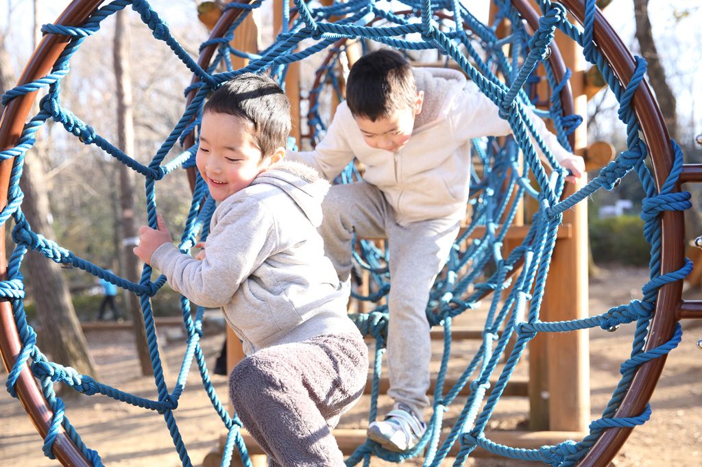 自由な「公園遊び」が子どもの運動神経を鍛えるのに最適!おすすめ公園もチェック