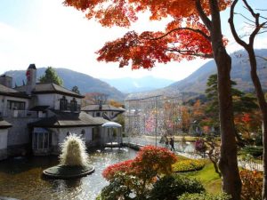 神奈川県で紅葉がおすすめの公園・庭園など10選(~12月中旬ごろ)子どもと秋散歩!