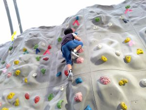 渋谷でボルダリングに挑戦！「MIYASHITA PARK」・渋谷区立宮下公園