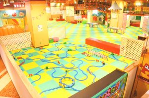 0歳児も楽しめる埼玉県の室内遊び場まとめ~プレイパークや工場見学など~