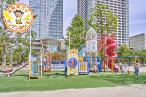 錦糸公園（墨田区）は年齢別の2つの複合遊具と噴水のある芝生広場のある都会のオアシス
