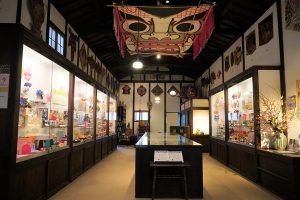 日本玩具博物館は日本と世界のおもちゃの宝庫!子どもが遊べるコーナーやお土産も