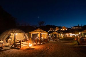 冬もOK!子連れで行ける関西の人気グランピングスポットはバーベキューや温泉も充実