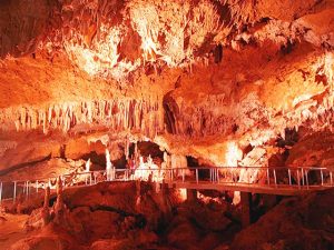 沖縄のおすすめ鍾乳洞・洞窟7選!石垣島鍾乳洞などで自然の神秘を体感しよう