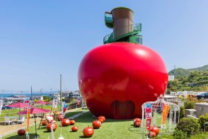 淡路島のハローキティアップルハウスって?展望シアターとランチ、ショーを楽しもう