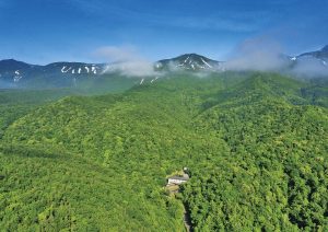 「秘境 知床の宿 地の涯」は、世界自然遺産地域内で宿泊できる唯一の場所