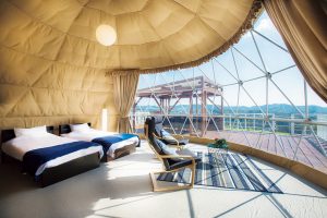 GLAMP DOME 神戸天空(兵庫県神戸市)は、利便性抜群で温泉も楽しめるグランピングスポット