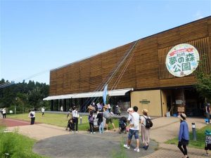 新潟県の無料スポット・遊び場8選!せんべいの工場見学や、ダムを学べる電力館も