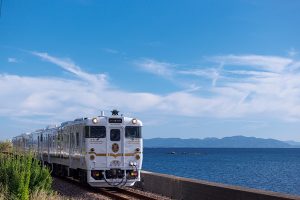 【乗車体験レポ】西九州新幹線と同時デビューの「ふたつ星4047」子ども連れで楽しめるポイントは?
