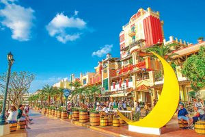 【沖縄中部】海中道路で4つの島へ♪アメリカンな雰囲気も楽しいドライブコース