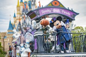 【2023年最新】東京ディズニーランドのハロウィーンがスタート!限定パレードやアトラクションを楽しもう