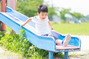 公園遊び・遊具での子どもの事故防止 ケガをしやすい遊具は? 原因や気をつけるポイント