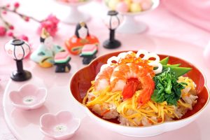 ひな祭りの食べ物は？ ちらし寿司、ハマグリ、菱餅など　行事食の意味や由来を解説