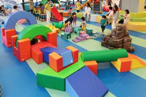 大阪市内の室内アスレチック・室内遊び場！大型遊具・ボールプール・赤ちゃん設備も