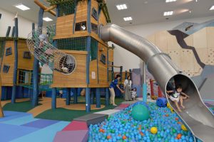 神戸市の室内アスレチック・室内遊び場！大型遊具・ボールプール・赤ちゃん設備も