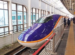 E8系に乗ってわかった乗り心地や車内設備 子連れに嬉しい特徴も紹介