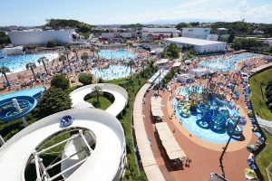 【2025年夏】東京・よみうりランド「プールWAI」6/28オープン!5つのプール&8種のスライダーと多彩なイベントで夏を満喫!