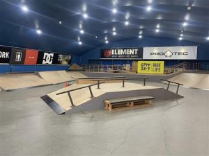 ムラサキパーク東京(東京都足立区)初心者でも安心の大型スケートパーク!