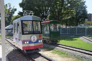 大阪・万博記念公園に「トライ・トレイン」オープン　ミニ電車の運転体験にチャレンジ！秋のイベントも