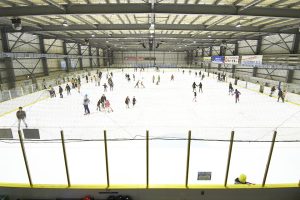 関西の屋内アイススケート場8選!通年&国際規格のリンクも(大阪・兵庫・京都・滋賀)