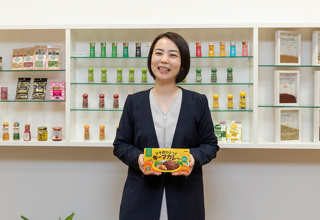 管理サポートグループ 広報・IR室 大庭志穂さん