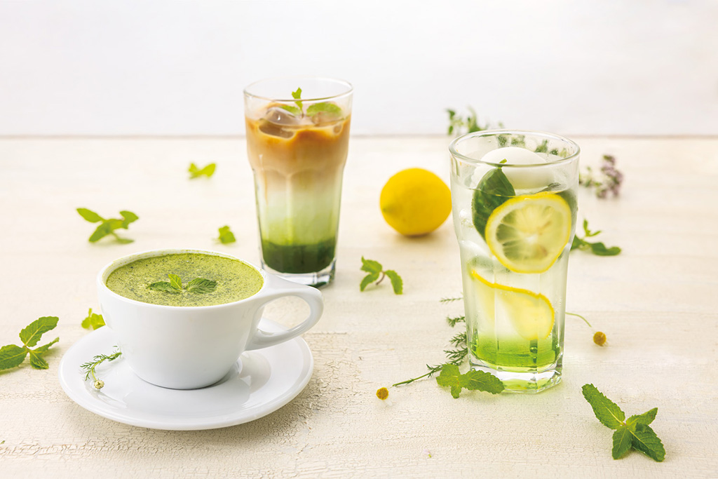 「ミント香る 抹茶ラテ」(ホット/アイス)、「バジルとレモンのグリーンスカッシュ」/BAKERY RESTAURANT C 豊洲セイルパーク店(東京都/江東区)
