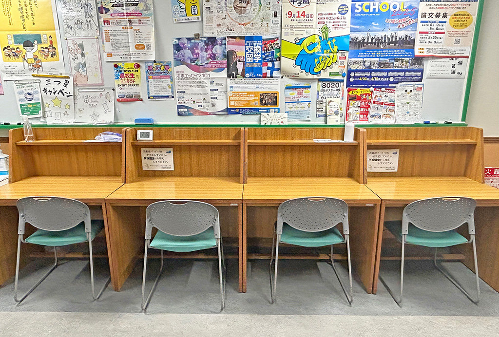 職員室前の勉強スペース/淑徳巣鴨中学校(東京都/豊島区)