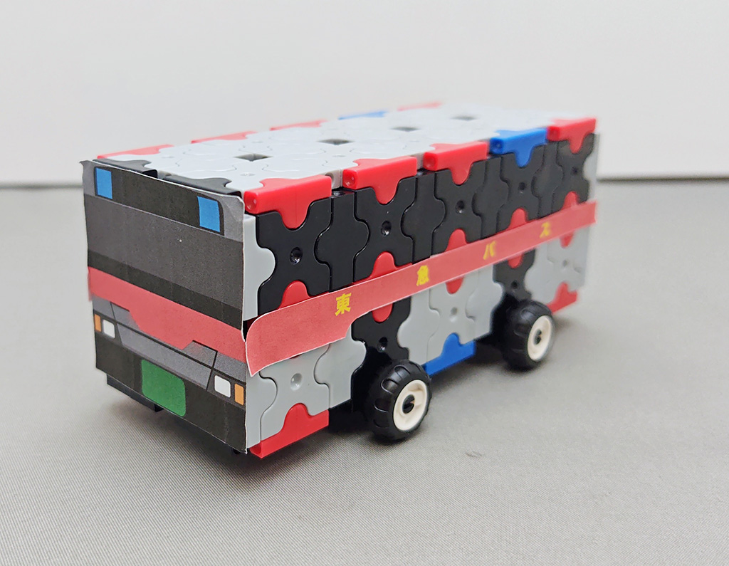 ブロック玩具「LaQ(ラキュー)」で東急バスを作るワークショップ/芝生でふれあう3DAYS(東京都/品川区)