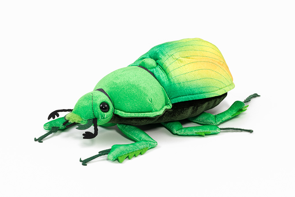 ぬいぐるみ（オオセンチコガネ）│特別展「昆虫 MANIAC」開催概要/名古屋市科学館（愛知県/名古屋市）