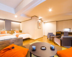 Modern Western-Japanese mixed room with ensuited bathroom