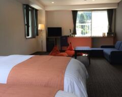 Renewal Deluxe Western Twin with Ensuited Bathroom