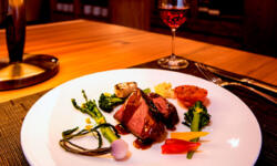 Dining & Bar LAVAROCK