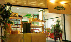 Scarlet's Cafe