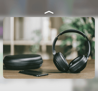 軽く押す(ピーク)の状態だと、サムネイルよりも少し大きく写真を表示