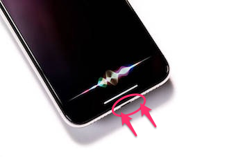 iPhone底面のコネクトジャックの脇のマイク