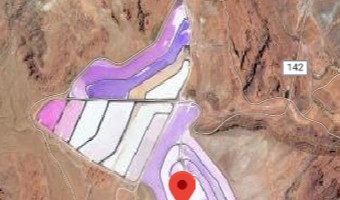 Googleアースのユタ州の湖