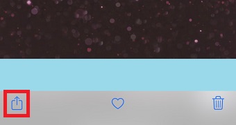 写真のアプリを開き、添付したい写真をタップ→共有ボタンをタップ