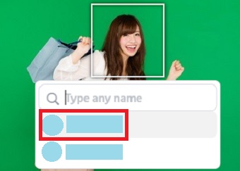 写真の顔の部分をクリックしタグにしたい友達の名前をクリック