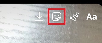 右上の笑顔マークをタップ