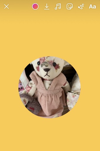 写真をタップするとハートや星、丸、四角に切り抜くことが可能