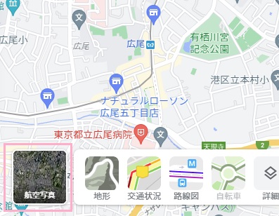 「レイヤー」ボタンにマウスカーソルを乗せる→「航空写真」ボタンをクリック